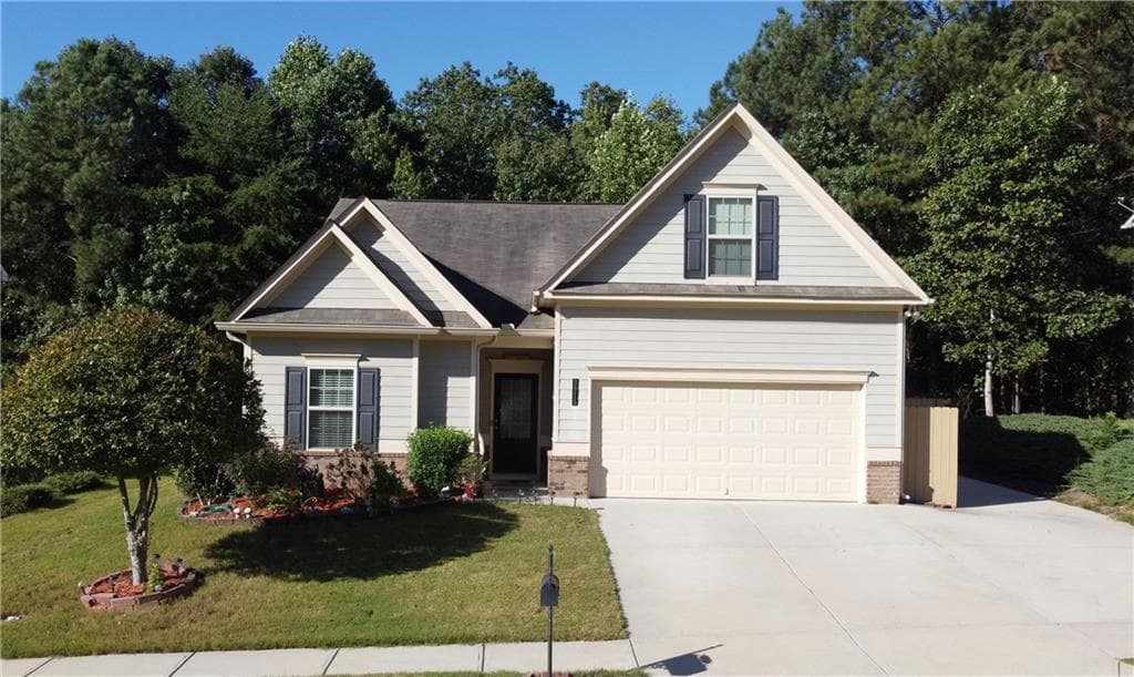 4 bedroom, 3 bathroom, 2,068 sq ft single family residence for sale at 3916 Overlook Ridge Lane, Gainesville, GA 30507 — photo 2