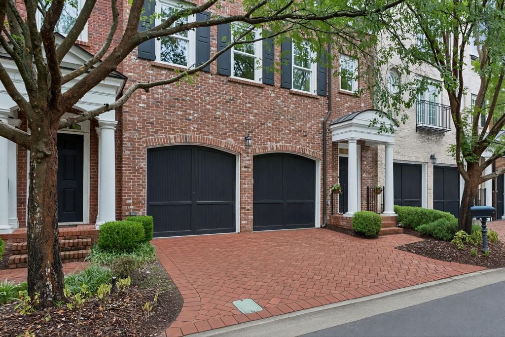 4 bedroom, 5 bathroom, 3,220 sq ft townhouse for sale at 3313 Buckhead Forest Mews, Atlanta, GA 30305 — photo 3
