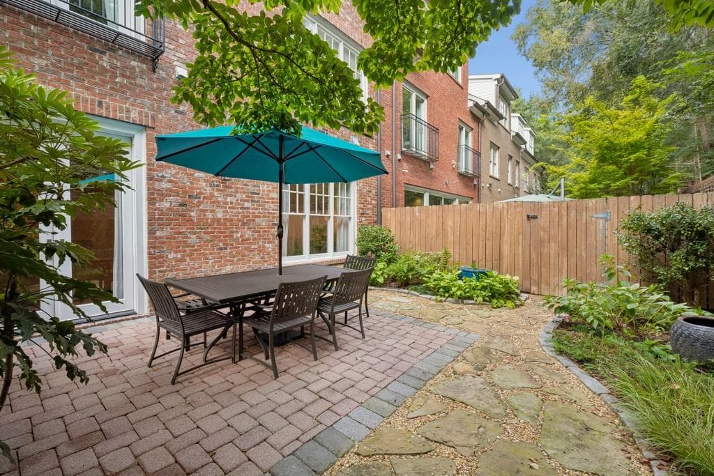 4 bedroom, 5 bathroom, 3,220 sq ft townhouse for sale at 3313 Buckhead Forest Mews, Atlanta, GA 30305 — photo 5