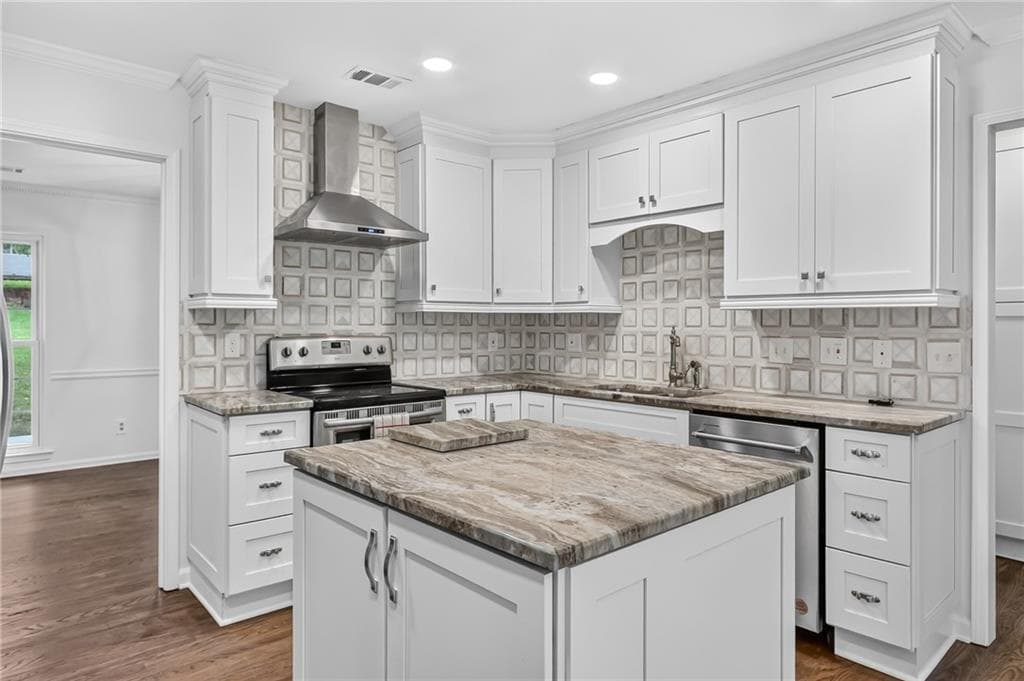 3 bedroom, 2 bathroom, 2,204 sq ft single family residence for sale at 1761 Canton Hills Circle, Marietta, GA 30062 — photo 5