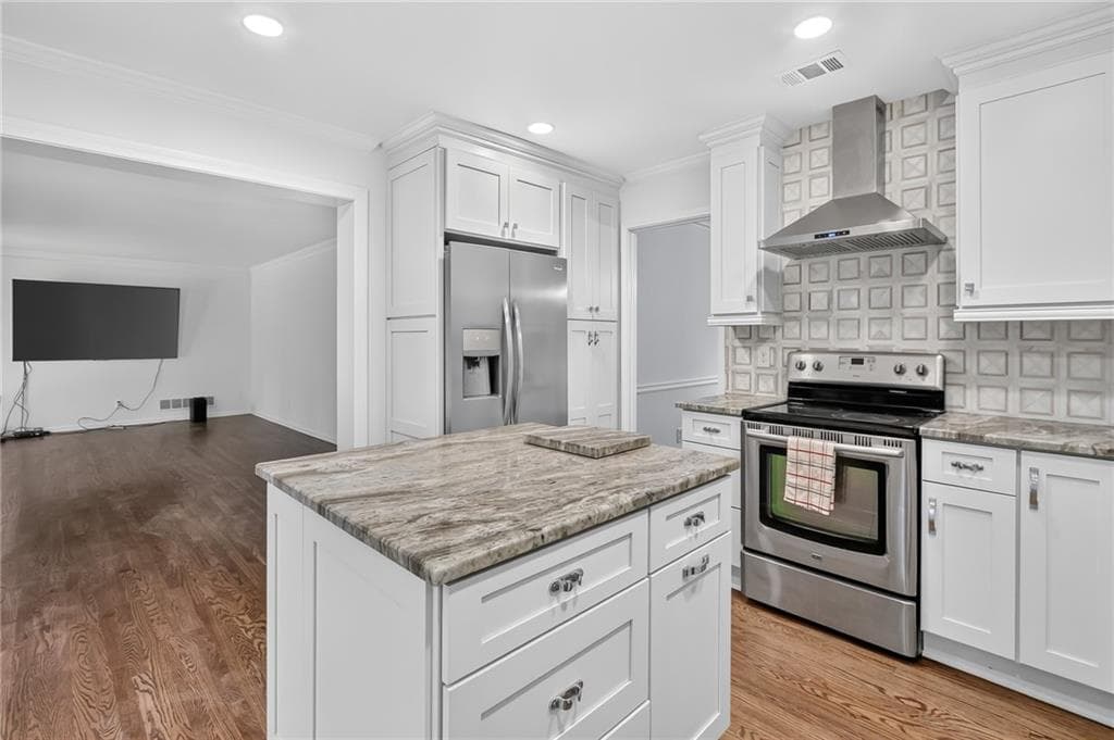 3 bedroom, 2 bathroom, 2,204 sq ft single family residence for sale at 1761 Canton Hills Circle, Marietta, GA 30062 — photo 4