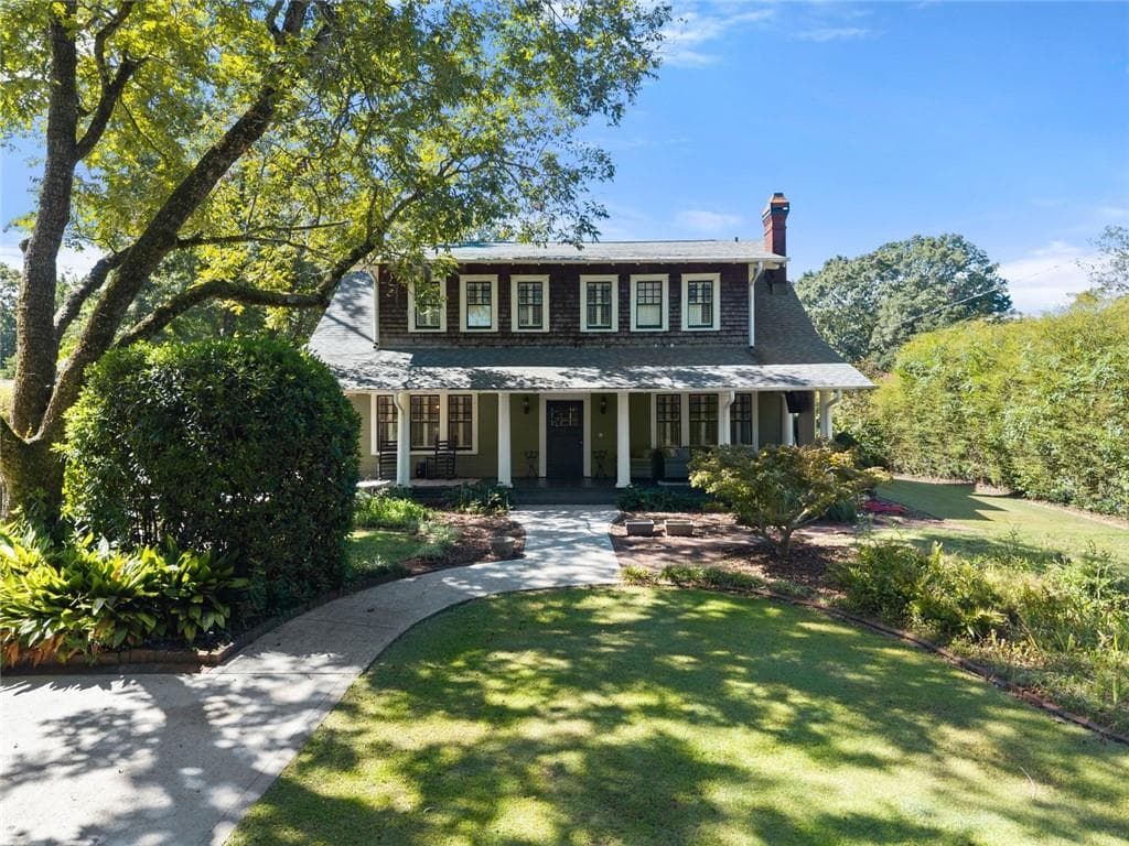 5 bedroom, 4 bathroom, 4,059 sq ft single family residence for sale at 1071 Green Street Circle, Gainesville, GA 30501 — photo 8