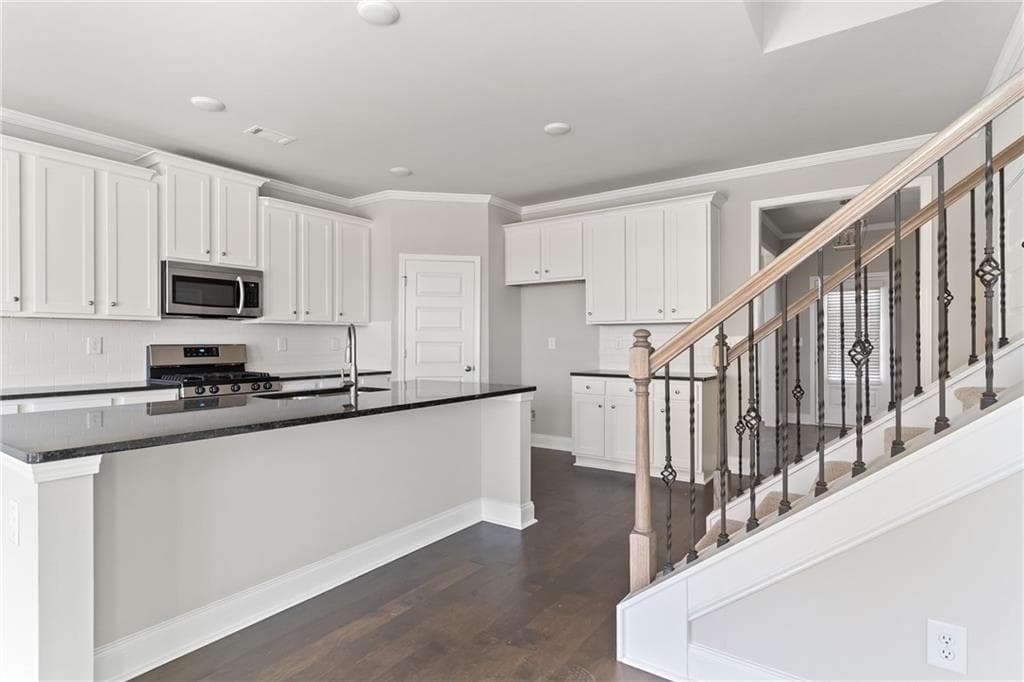 5 bedroom, 3 bathroom, 2,562 sq ft single family residence for sale at 2051 Orchid Lane, Lithia Springs, GA 30122 — photo 9
