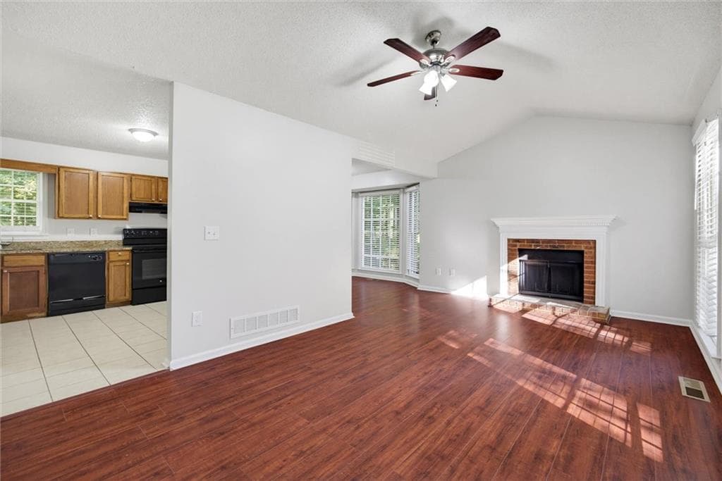 3 bedroom, 2 bathroom, 1,214 sq ft single family residence for sale at 4893 Muirwood Drive, Powder Springs, GA 30127 — photo 3