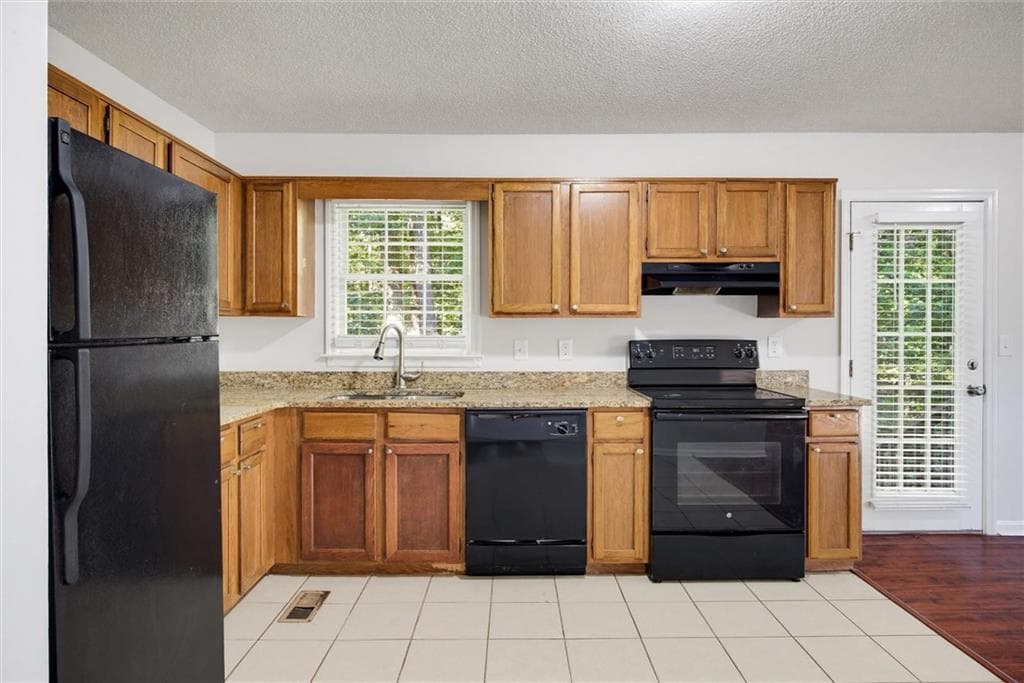 3 bedroom, 2 bathroom, 1,214 sq ft single family residence for sale at 4893 Muirwood Drive, Powder Springs, GA 30127 — photo 6