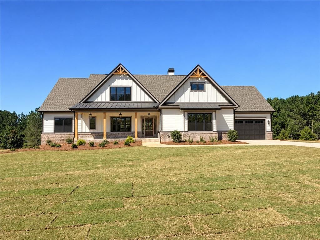 4 bedroom, 4 bathroom, 3,042 sq ft single family residence for sale at 2121 Stonegate Way, Monroe, GA 30656
