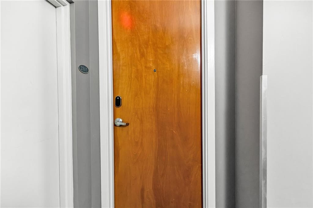 1 bedroom, 2 bathroom, 940 sq ft condominium for sale at 560 Dutch Valley Road 2315, Atlanta, GA 30324 — photo 3