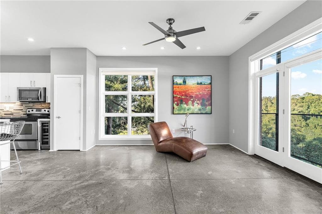 1 bedroom, 2 bathroom, 940 sq ft condominium for sale at 560 Dutch Valley Road 2315, Atlanta, GA 30324 — photo 6