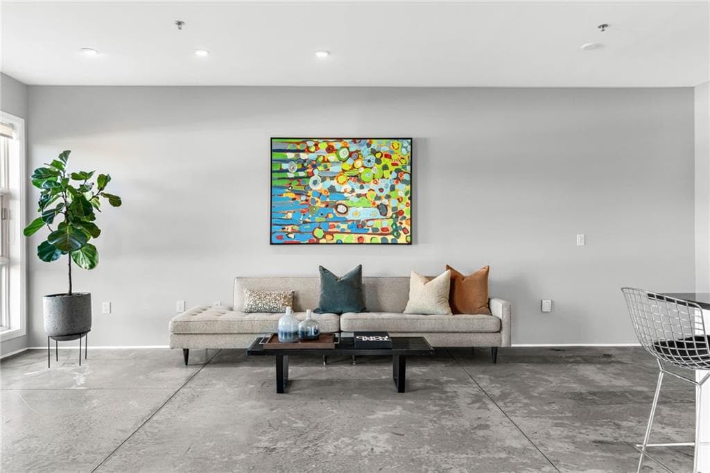 1 bedroom, 2 bathroom, 940 sq ft condominium for sale at 560 Dutch Valley Road 2315, Atlanta, GA 30324 — photo 9