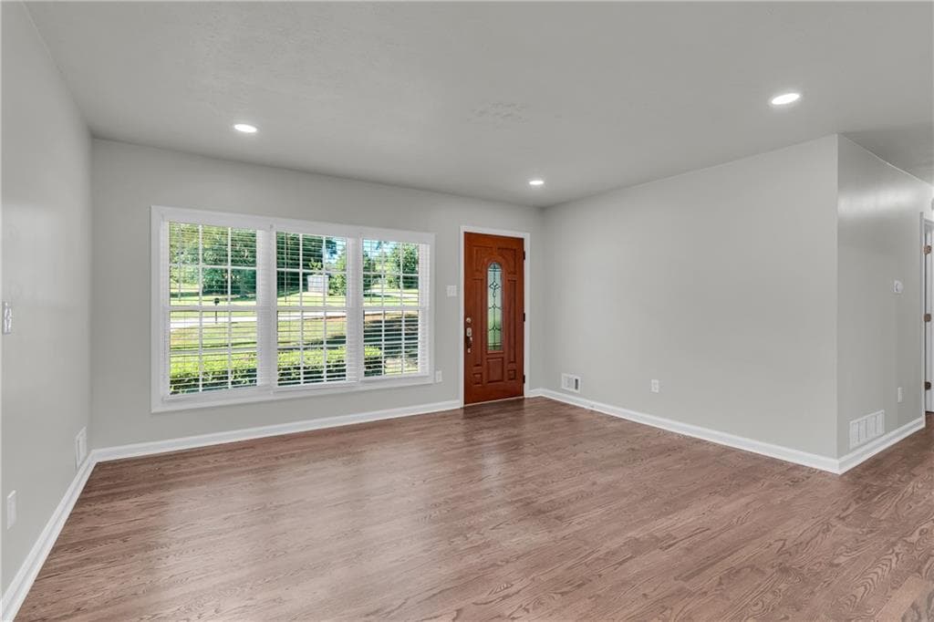 4 bedroom, 2 bathroom, 1,352 sq ft single family residence for sale at 1118 Crestview Circle, Conyers, GA 30012 — photo 5