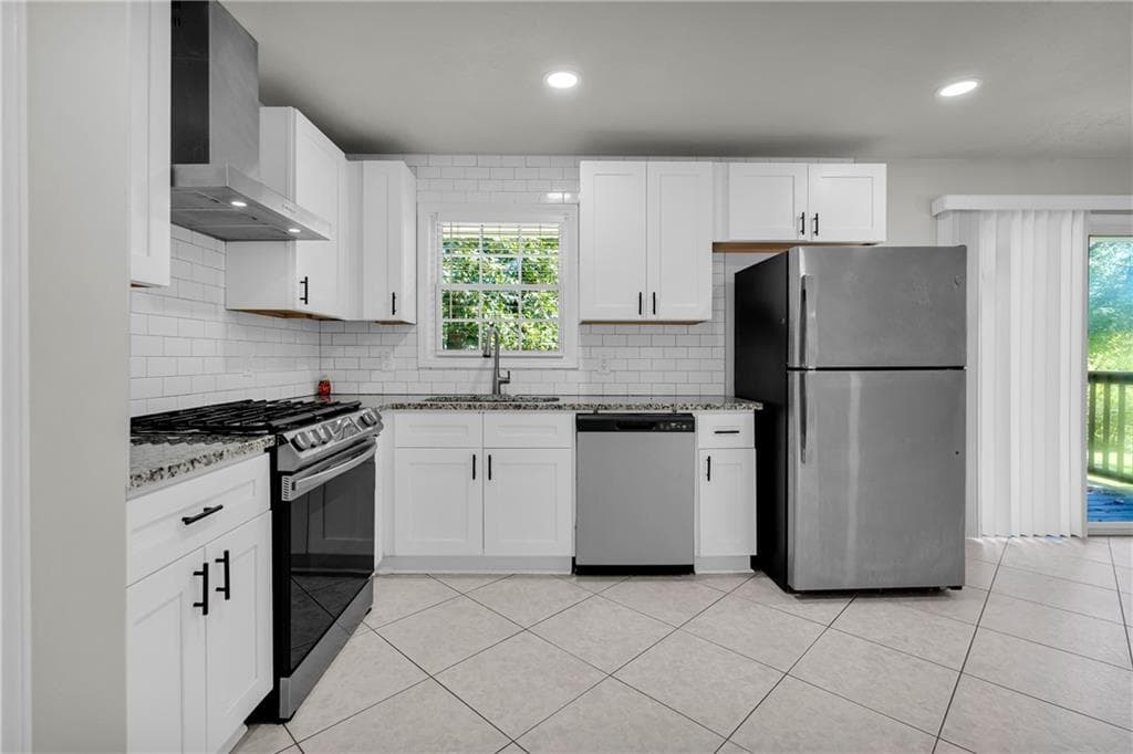 4 bedroom, 2 bathroom, 1,352 sq ft single family residence for sale at 1118 Crestview Circle, Conyers, GA 30012 — photo 6