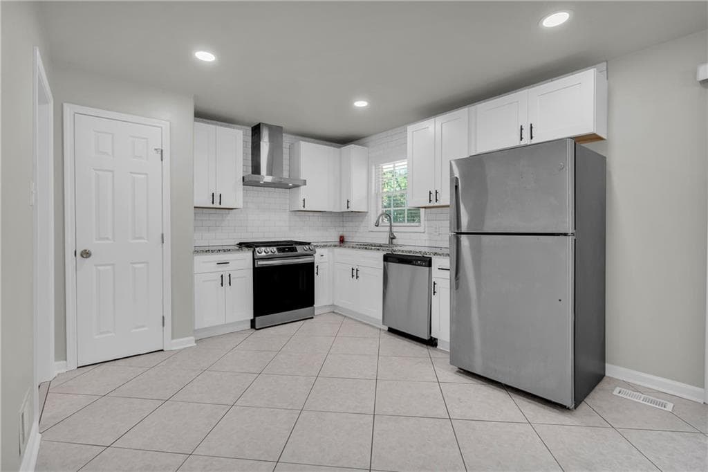 4 bedroom, 2 bathroom, 1,352 sq ft single family residence for sale at 1118 Crestview Circle, Conyers, GA 30012 — photo 7