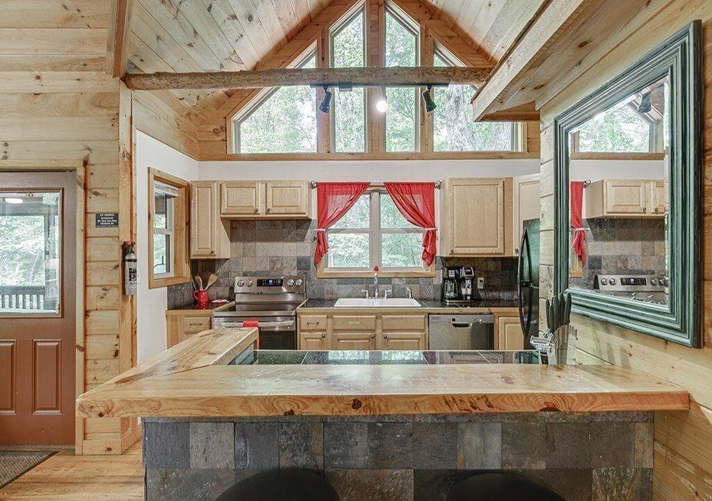 1 bedroom, 1 bathroom, 886 sq ft single family residence for sale at 493 Vista View Place, Cleveland, GA 30528 — photo 5