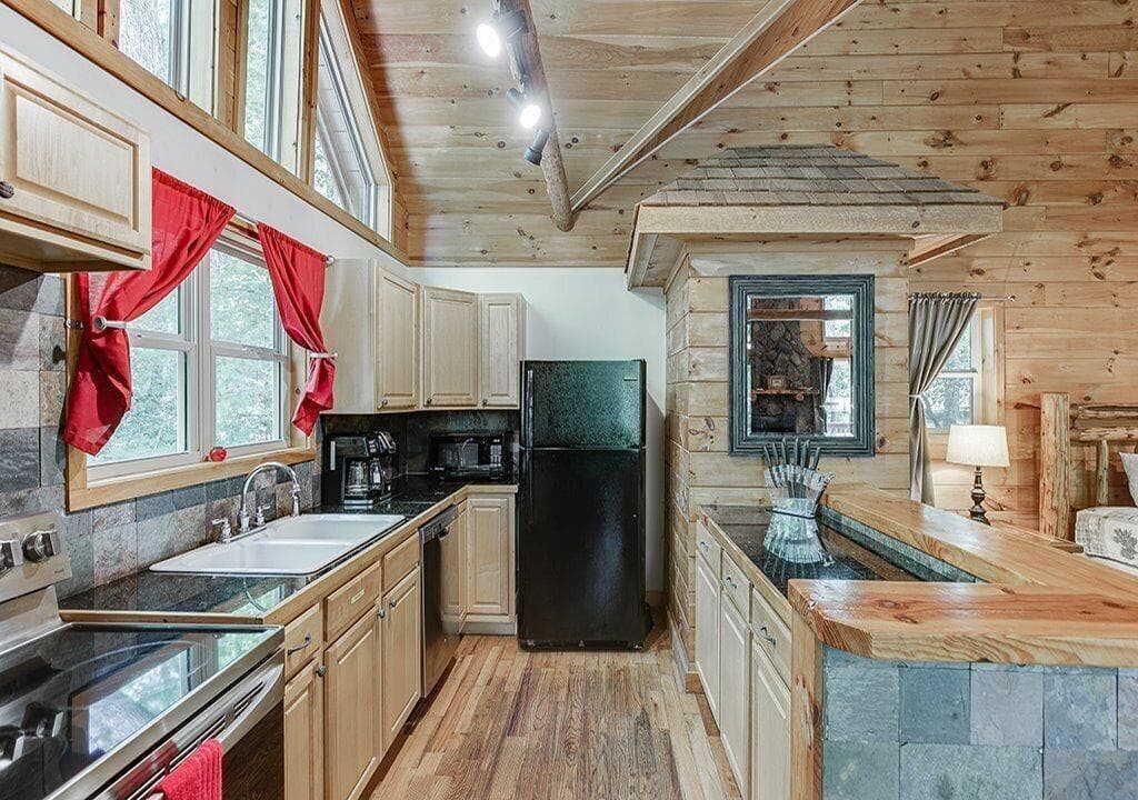 1 bedroom, 1 bathroom, 886 sq ft single family residence for sale at 493 Vista View Place, Cleveland, GA 30528 — photo 6