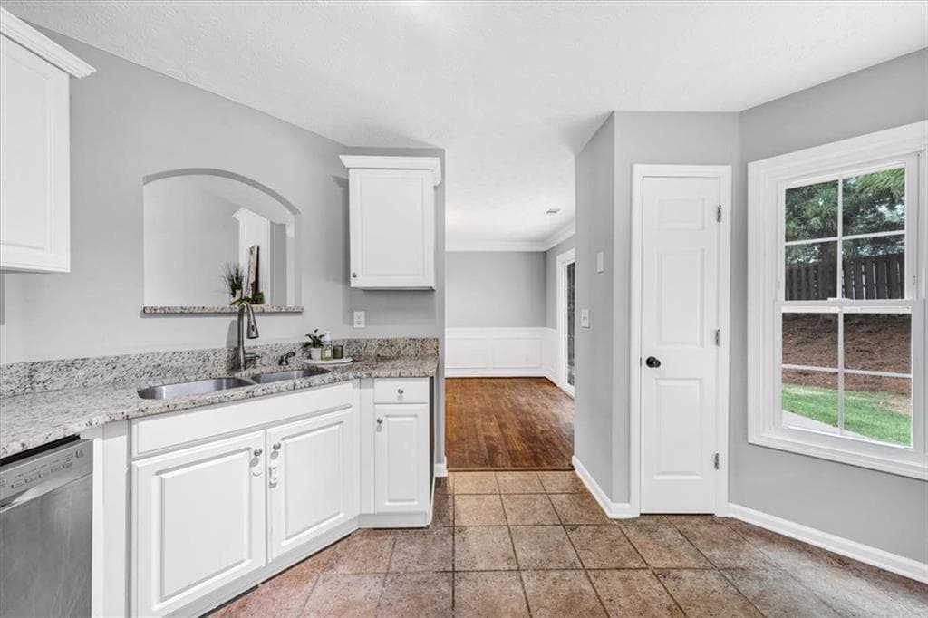 3 bedroom, 2 bathroom, 2,007 sq ft single family residence for sale at 13460 Avensong Crossing, Milton, GA 30004 — photo 9