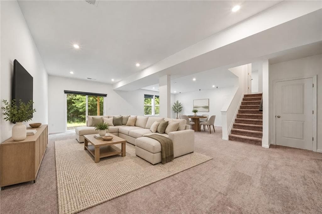 5 bedroom, 4 bathroom, 4,626 sq ft single family residence for sale at 8150 Scenic Ridge Way, Cumming, GA 30107 — photo 3