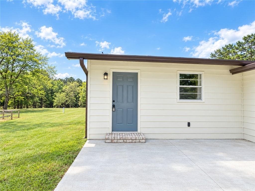 3 bedroom, 1 bathroom, 1,100 sq ft triplex for rent at 801 Peeples Valley Road A, Cartersville, GA 30121 for $1,650 a month — photo 2