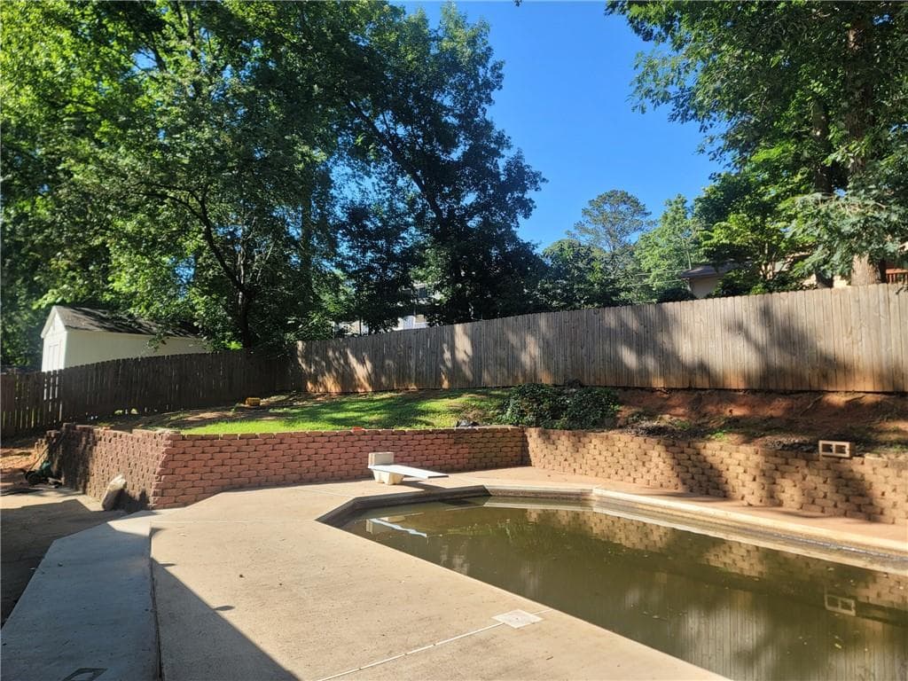 5 bedroom, 3 bathroom, 3,154 sq ft single family residence for sale at 538 Cole Drive, Lilburn, GA 30047 — photo 2