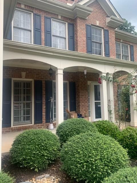 5 bedroom, 4 bathroom, 3,114 sq ft single family residence for rent at 4155 Riverglen Circle, Suwanee, GA 30024 for $3,695 a month — photo 2