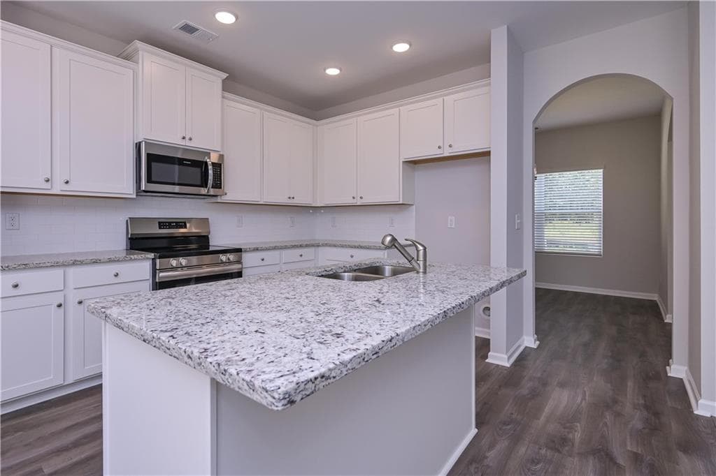 4 bedroom, 3 bathroom, 2,000 sq ft single family residence for sale at 483 Charleston Place, Villa Rica, GA 30180 — photo 7