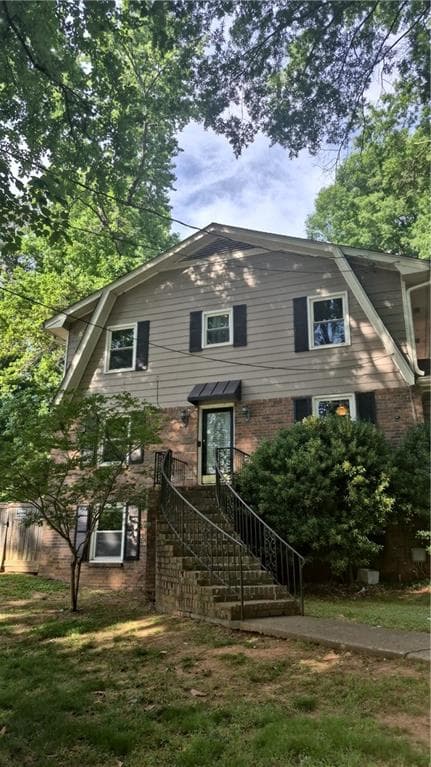 5 bedroom, 3 bathroom, 3,154 sq ft single family residence for sale at 538 Cole Drive, Lilburn, GA 30047 — photo 5