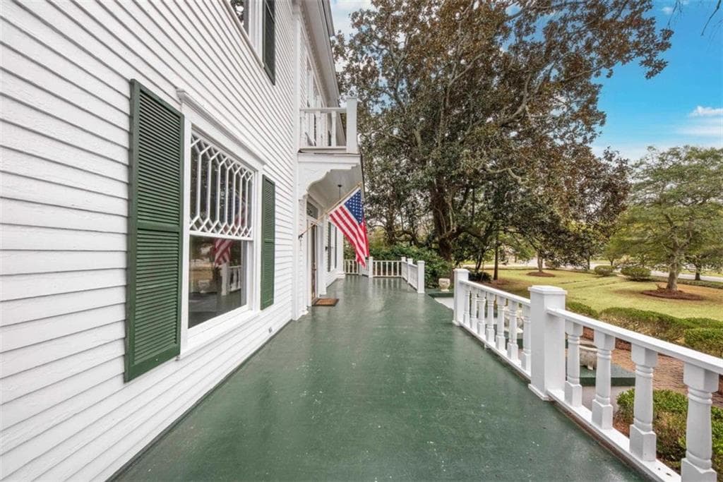 5 bedroom, 3 bathroom, 4,642 sq ft single family residence for sale at 301 N East Street, Greensboro, GA 30642 — photo 6
