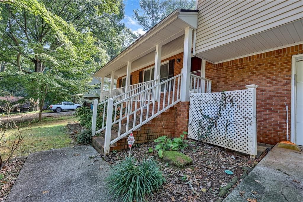 3 bedroom, 2 bathroom, 2,487 sq ft single family residence for sale at 5728 Four Winds Court, Lilburn, GA 30047 — photo 4