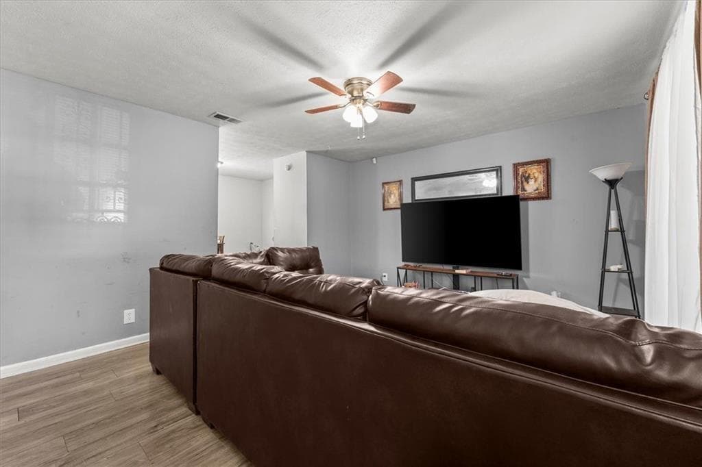 3 bedroom, 2 bathroom, 1,025 sq ft single family residence for sale at 4274 W Oak Drive, Macon, GA 31210 — photo 3