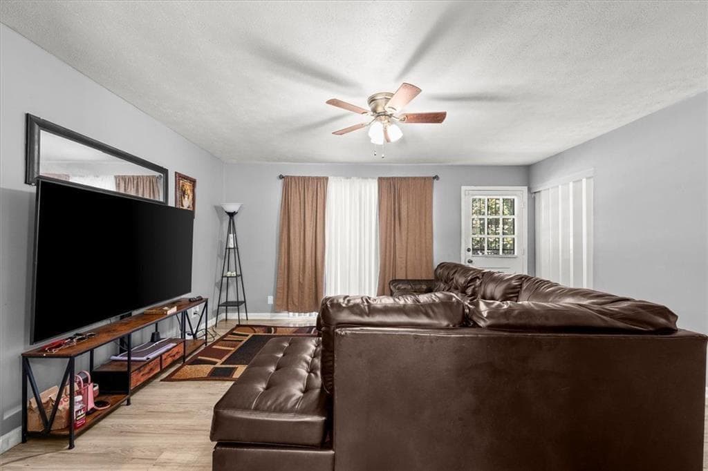 3 bedroom, 2 bathroom, 1,025 sq ft single family residence for sale at 4274 W Oak Drive, Macon, GA 31210 — photo 5