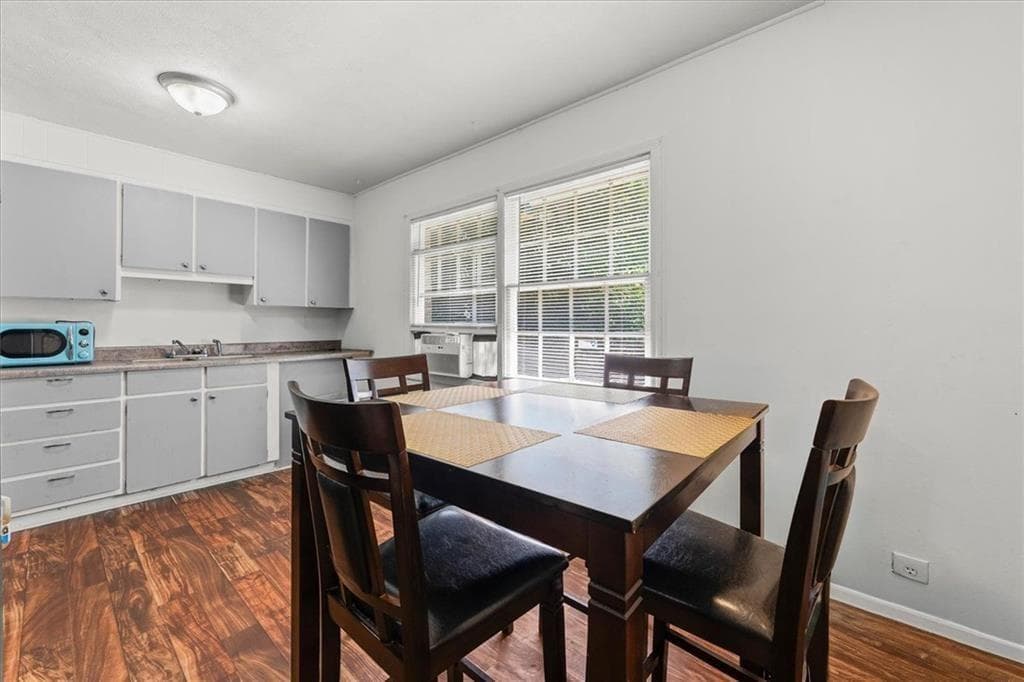3 bedroom, 2 bathroom, 1,025 sq ft single family residence for sale at 4274 W Oak Drive, Macon, GA 31210 — photo 6
