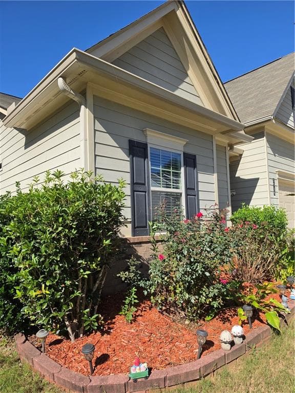 4 bedroom, 3 bathroom, 2,068 sq ft single family residence for sale at 3916 Overlook Ridge Lane, Gainesville, GA 30507 — photo 3