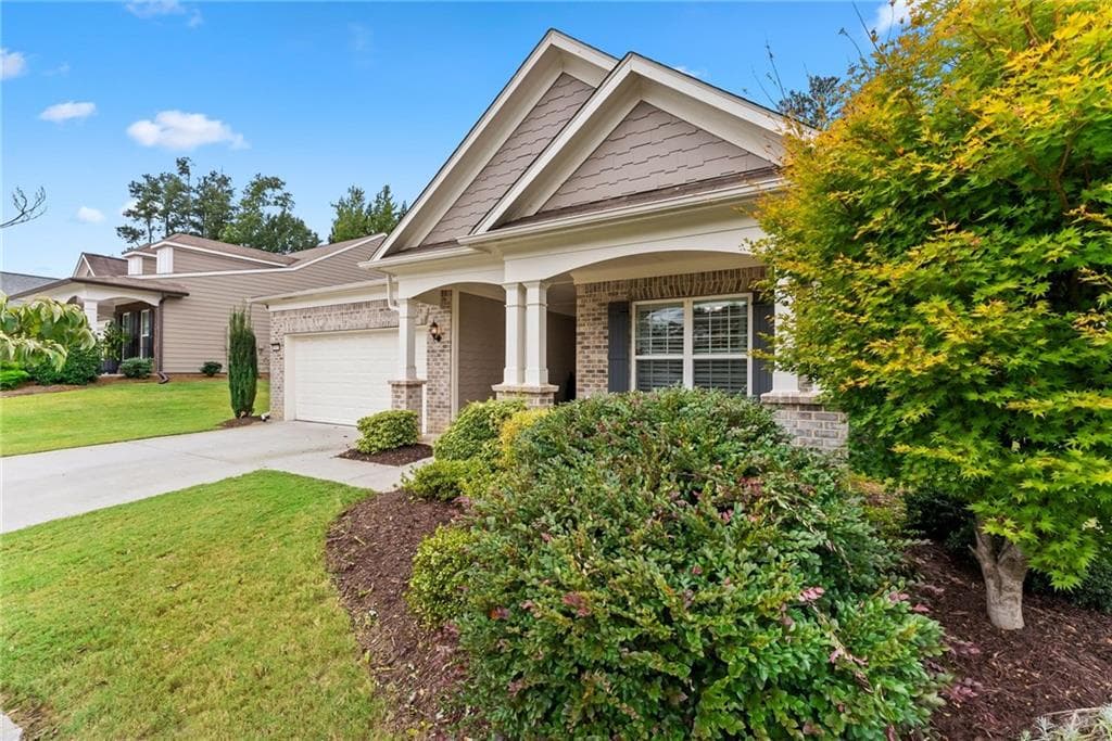 3 bedroom, 3 bathroom, 2,402 sq ft single family residence for sale at 7435 Ashford Manor Way, Cumming, GA 30040 — photo 4