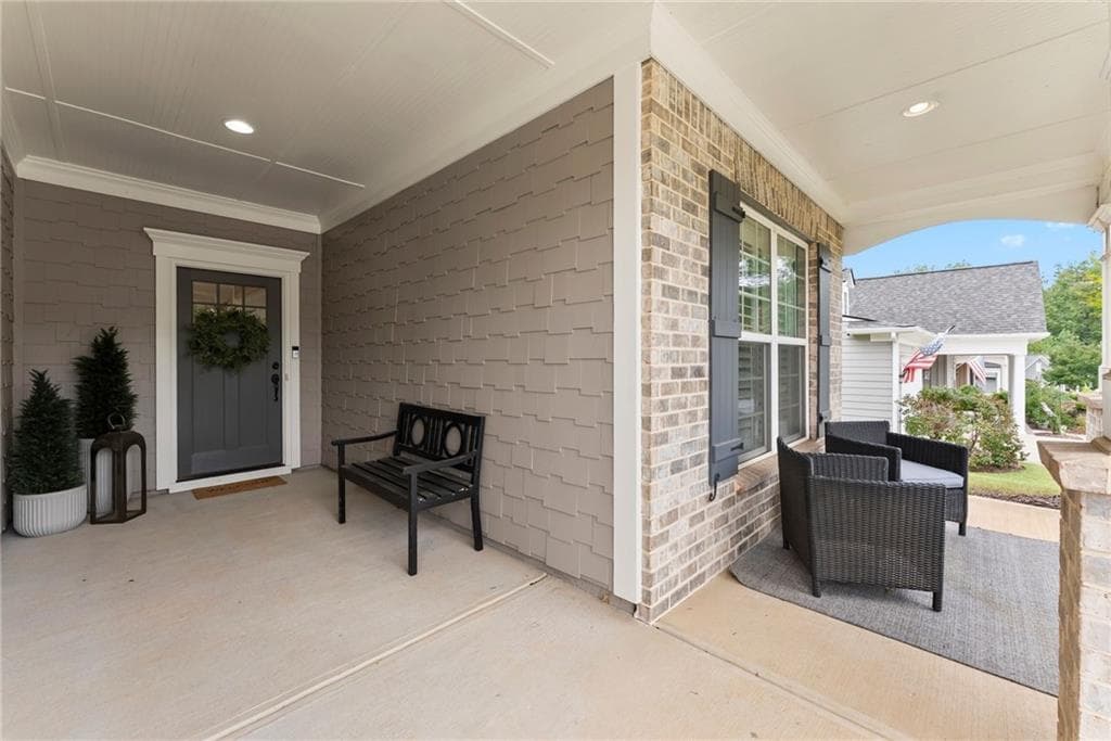 3 bedroom, 3 bathroom, 2,402 sq ft single family residence for sale at 7435 Ashford Manor Way, Cumming, GA 30040 — photo 6