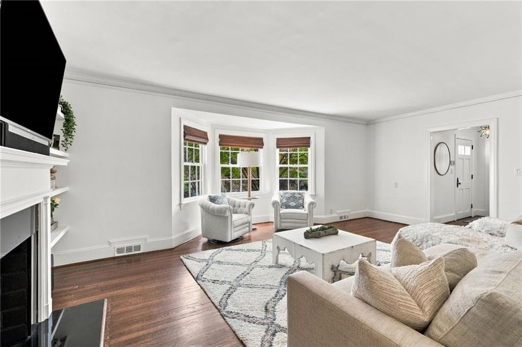 3 bedroom, 2 bathroom, 2,527 sq ft single family residence under contract at 656 Darlington Road, Atlanta, GA 30305 — photo 8
