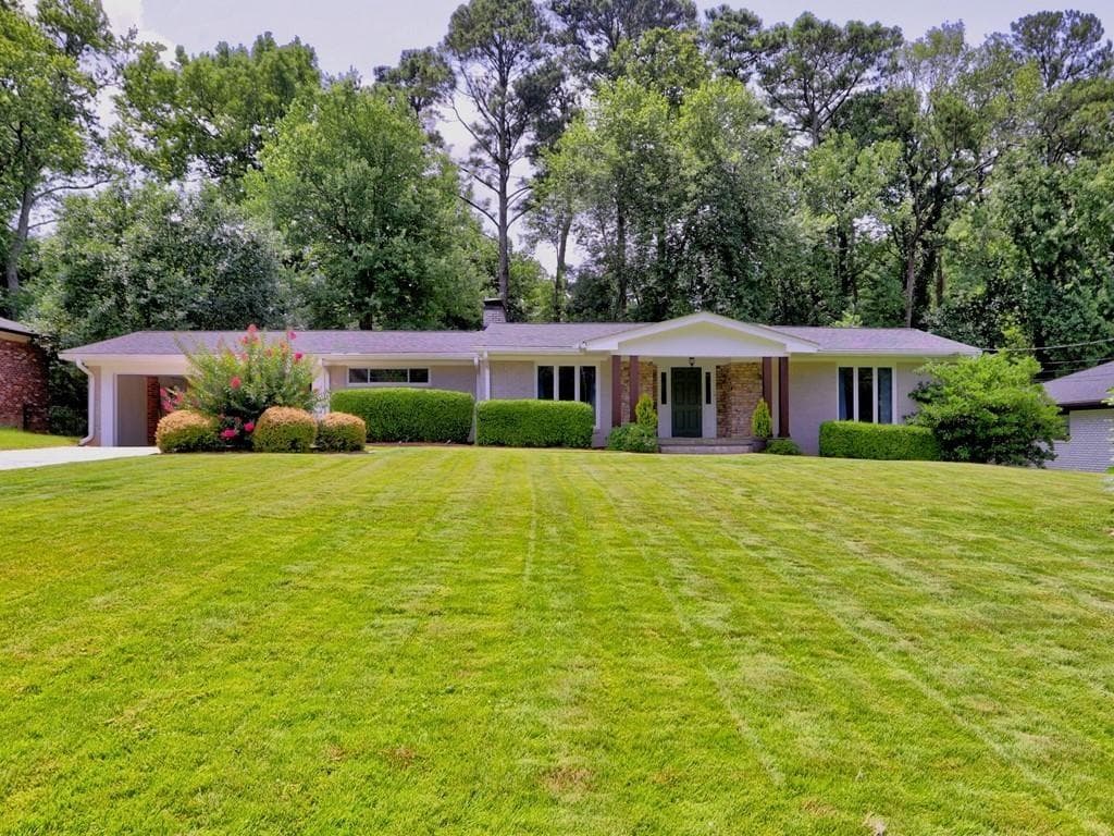 3 bedroom, 2 bathroom, 2,325 sq ft single family residence for rent at 715 Glenforest Road, Sandy Springs, GA 30328 for $4,500 a month — photo 1 of 23