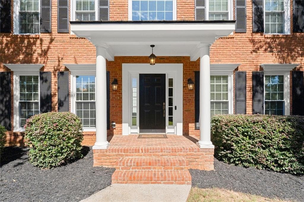 4 bedroom, 4 bathroom, 4,699 sq ft single family residence for sale at 907 Forest Pond Drive, Marietta, GA 30068 — photo 2