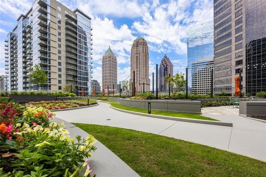 2 bedroom, 2 bathroom, 1,386 sq ft condominium for sale at 1080 Peachtree Street 802, Atlanta, GA 30309 — photo 6
