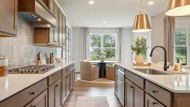 3 bedroom, 3 bathroom, 2,770 sq ft single family residence for sale at 8550 Sunnybrooke Lane, Cumming, GA 30041 — photo 7