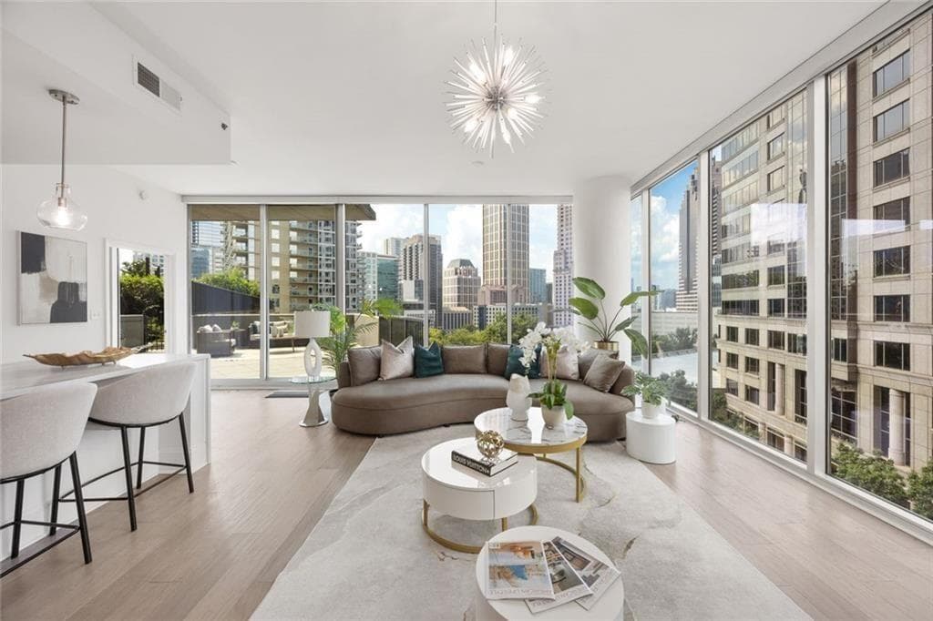 2 bedroom, 2 bathroom, 1,386 sq ft condominium for sale at 1080 Peachtree Street 802, Atlanta, GA 30309 — photo 8