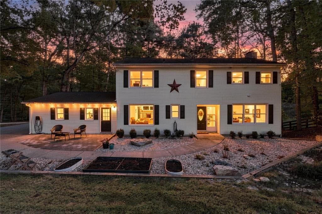 4 bedroom, 3 bathroom, 2,364 sq ft single family residence for sale at 731 Longview Drive, Canton, GA 30114 — photo 2