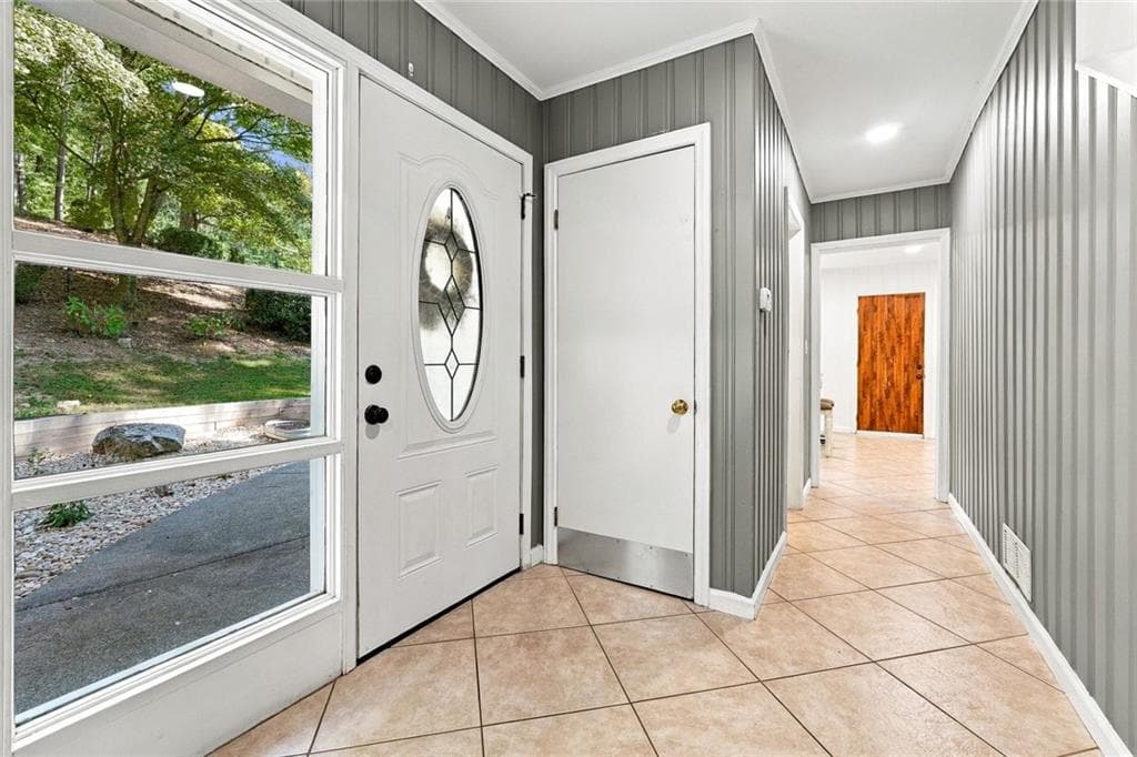 4 bedroom, 3 bathroom, 2,364 sq ft single family residence for sale at 731 Longview Drive, Canton, GA 30114 — photo 4