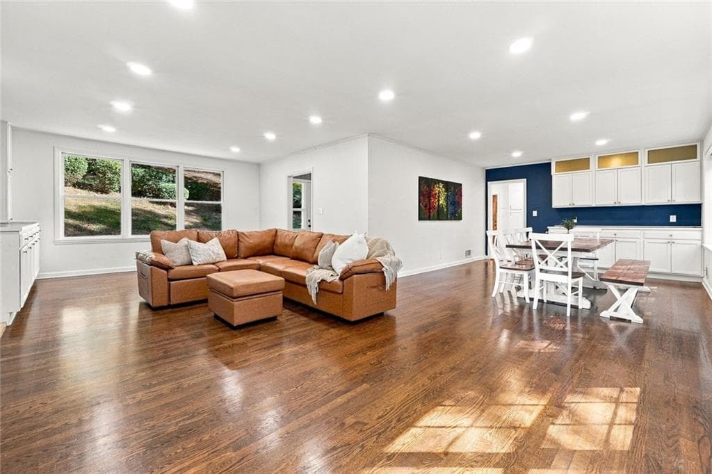 4 bedroom, 3 bathroom, 2,364 sq ft single family residence for sale at 731 Longview Drive, Canton, GA 30114 — photo 7