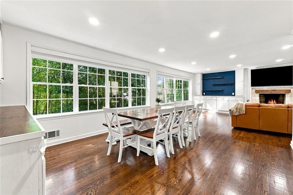 4 bedroom, 3 bathroom, 2,364 sq ft single family residence for sale at 731 Longview Drive, Canton, GA 30114 — photo 9