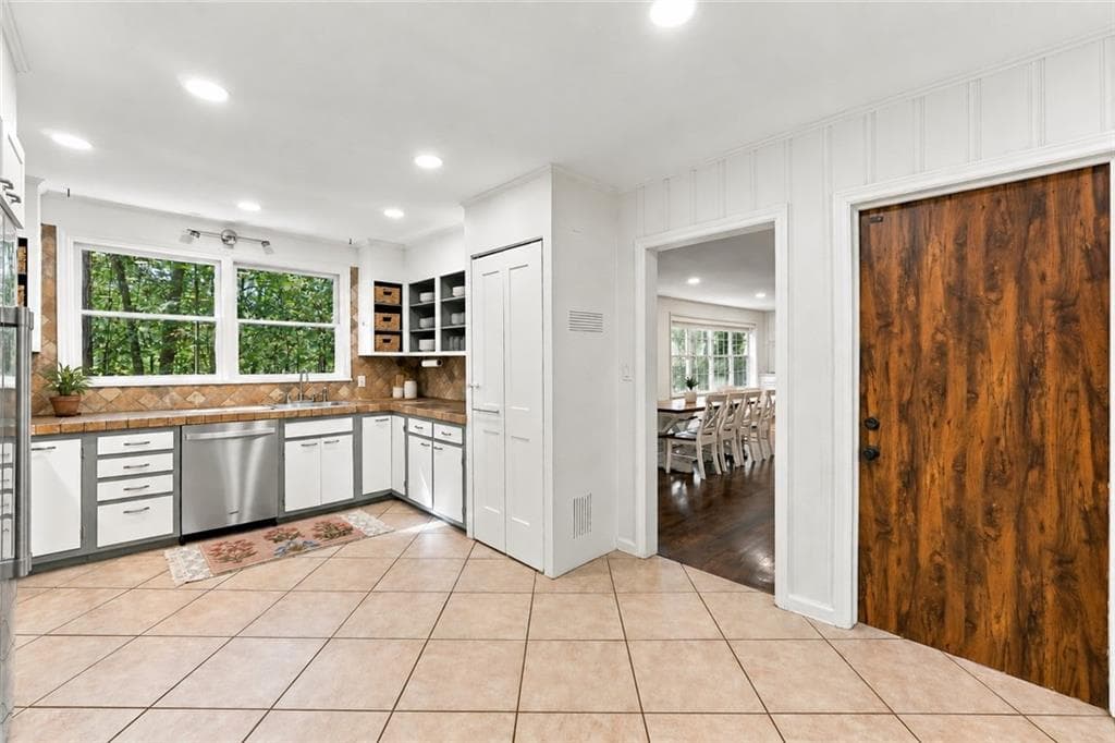 4 bedroom, 3 bathroom, 2,364 sq ft single family residence for sale at 731 Longview Drive, Canton, GA 30114 — photo 10