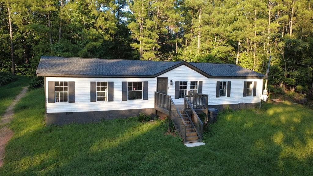 2 bedroom, 2 bathroom, 2,004 sq ft home for sale at 158 Felton Drive, Milledgeville, GA