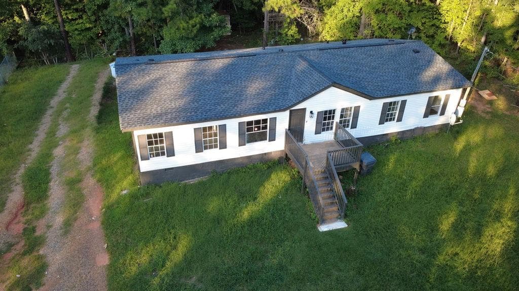 2 bedroom, 2 bathroom, 2,004 sq ft single family residence for sale at 158 Felton Drive, Milledgeville, GA 31061 — photo 2