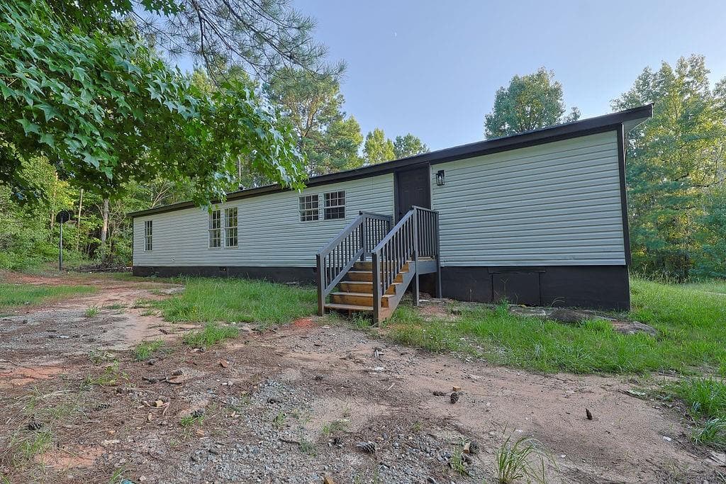 2 bedroom, 2 bathroom, 2,004 sq ft single family residence for sale at 158 Felton Drive, Milledgeville, GA 31061 — photo 6