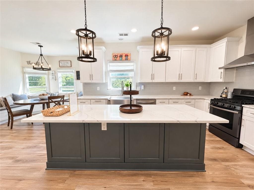 4 bedroom, 4 bathroom, 3,095 sq ft single family residence for sale at 164 Rugby Drive, Suwanee, GA 30024 — photo 6