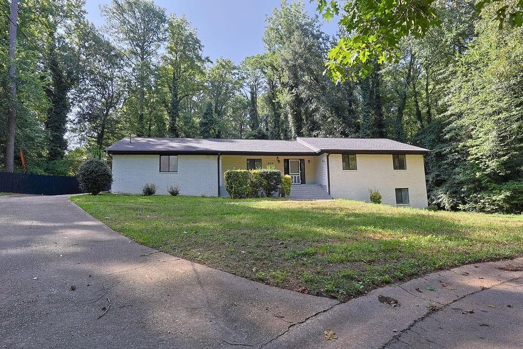 3 bedroom, 2 bathroom, 3,988 sq ft single family residence for sale at 949 Marion Court, Lithia Springs, GA 30122 — photo 9
