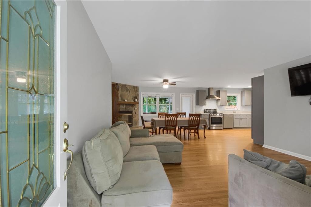 3 bedroom, 3 bathroom, 3,158 sq ft single family residence for sale at 68 Christine Drive, Marietta, GA 30066 — photo 2